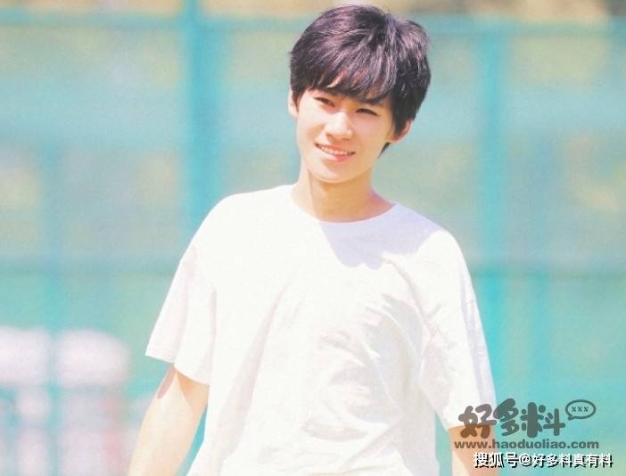 张真源家境怎么样 张真源高考成绩公布后粉丝沸腾了