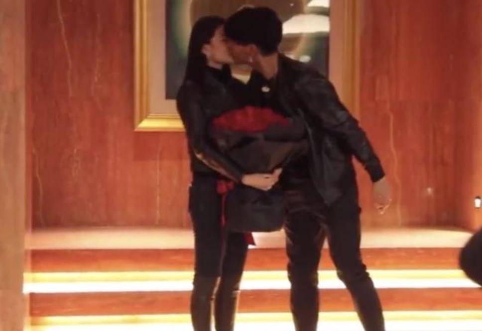 蒲巴甲梁洁宣布分手,18年幸福订婚,男方被曝曾向徐冬冬也求婚过?
