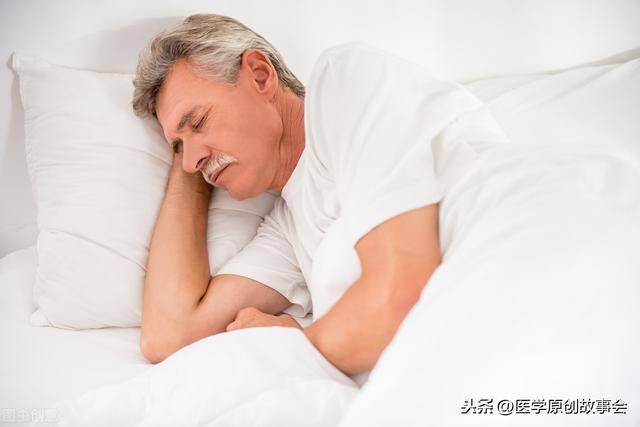 原创寿命短的男人,睡觉时会有六个信号,超过三个以上,提示该体检了