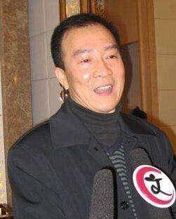原创相声大师侯耀文去世13年,被戴志诚"撬走"的娇妻,如今怎样了