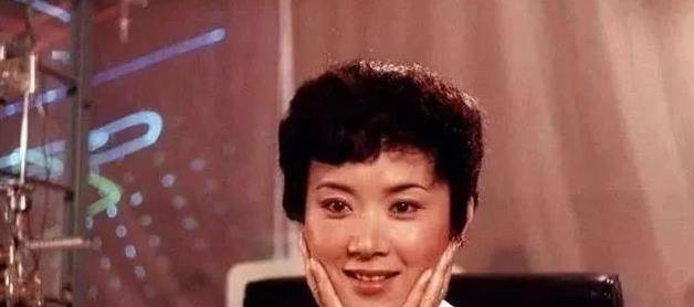 69岁"妈妈专业户"吴竞,与老公恩爱40年无绯闻,如今家庭很幸福