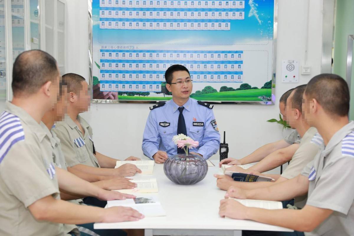 榜样力量||深圳监狱高楷东:用268天封闭坚守,换取高墙