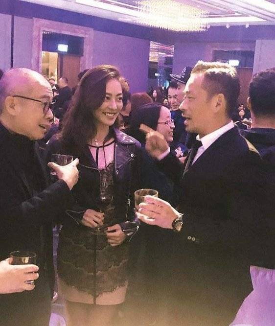 松冈李那健身秀玲珑身段,遭洗米华抛弃后学投资做老板