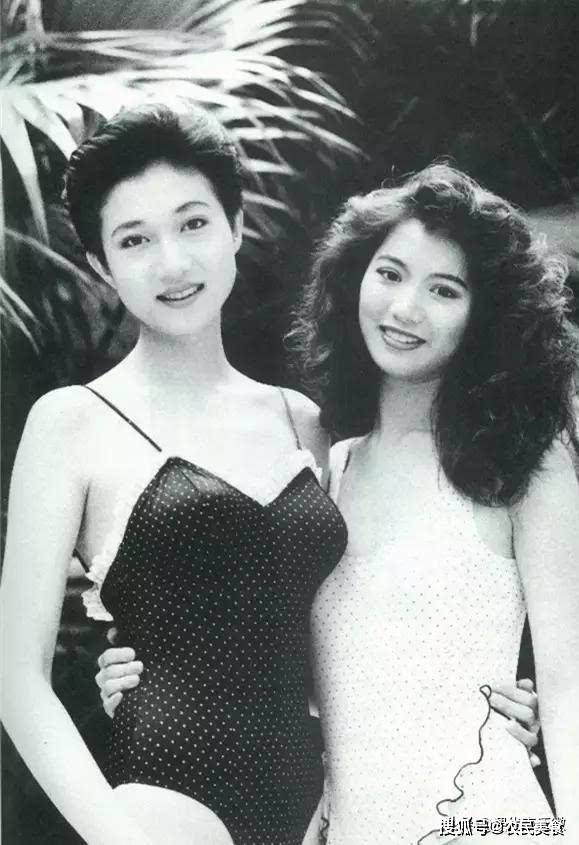 和同样获得选美冠军的袁咏仪站在一起,吴绮莉也丝毫不落下风.