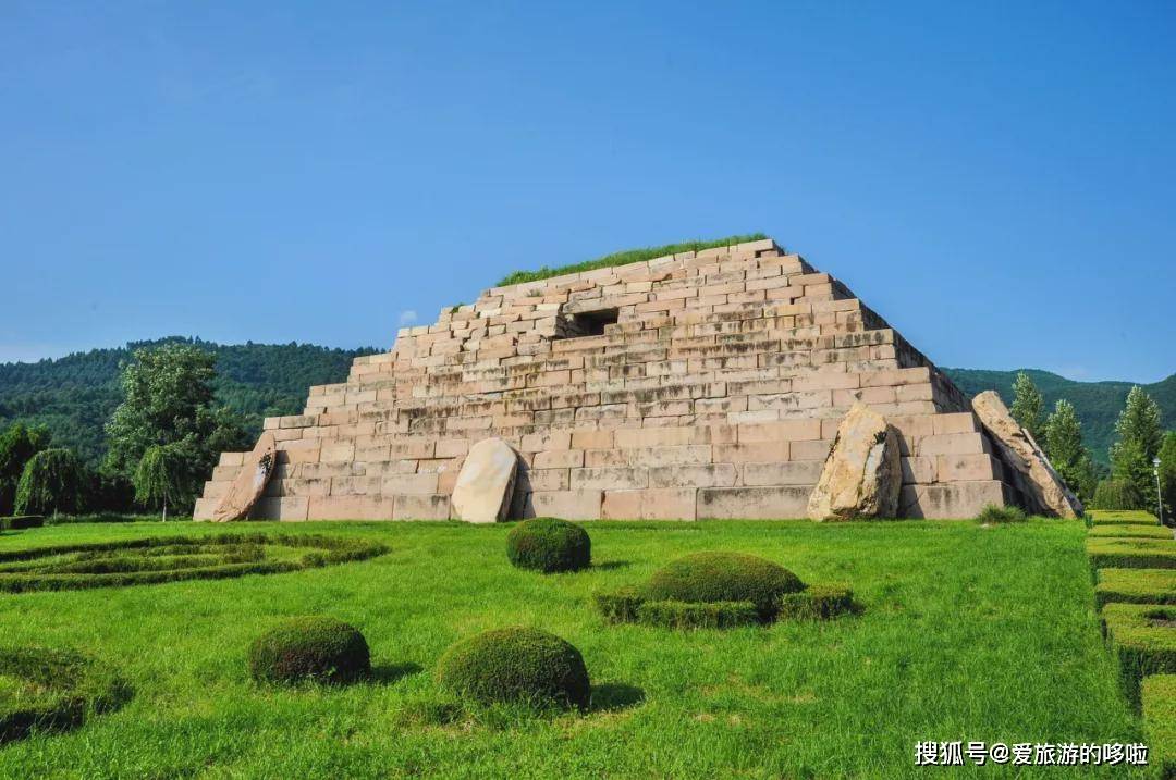 如果你对高句丽的历史文化感兴趣,还可以去 高句丽王城, 将军坟, 丸都