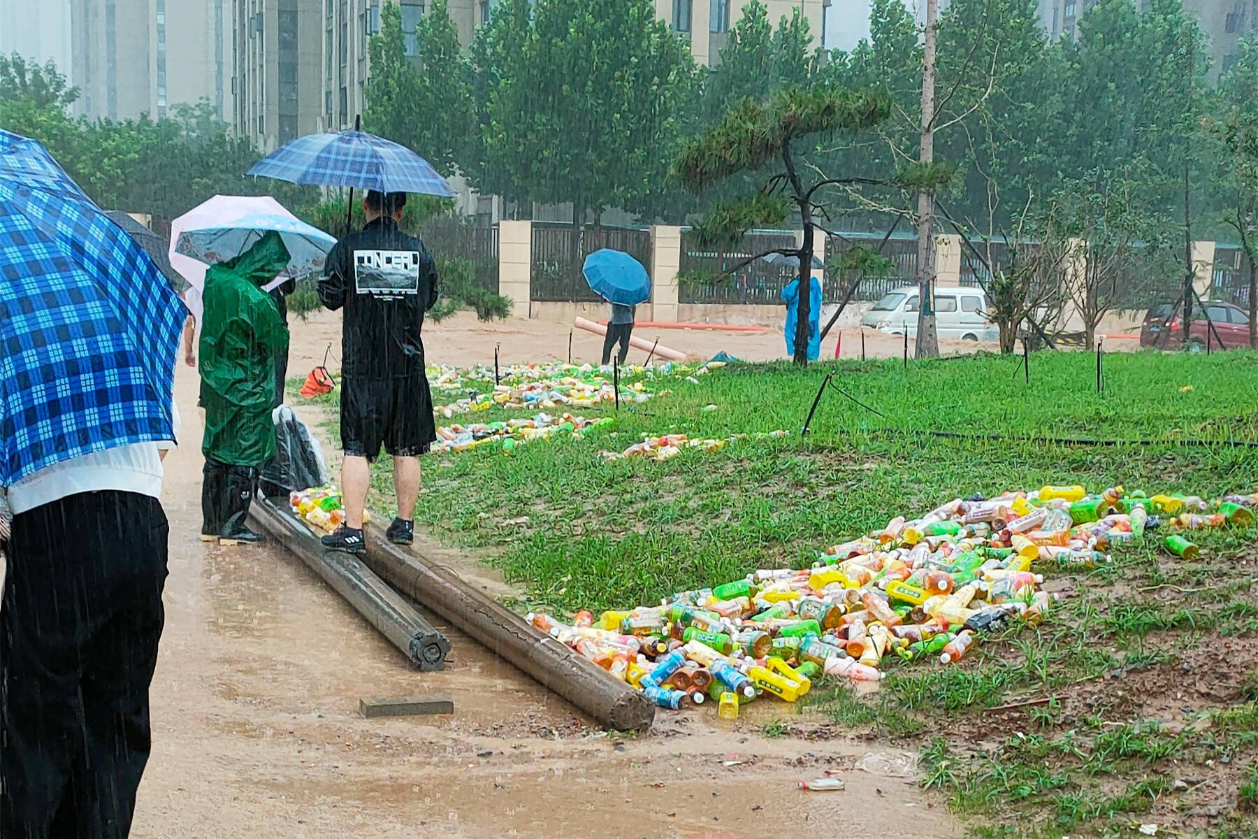 三,不喝不干净容器里的水