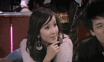 要说到娄艺潇颜值的巅峰期,兴许便是《爱情公寓》1-4季的时期.