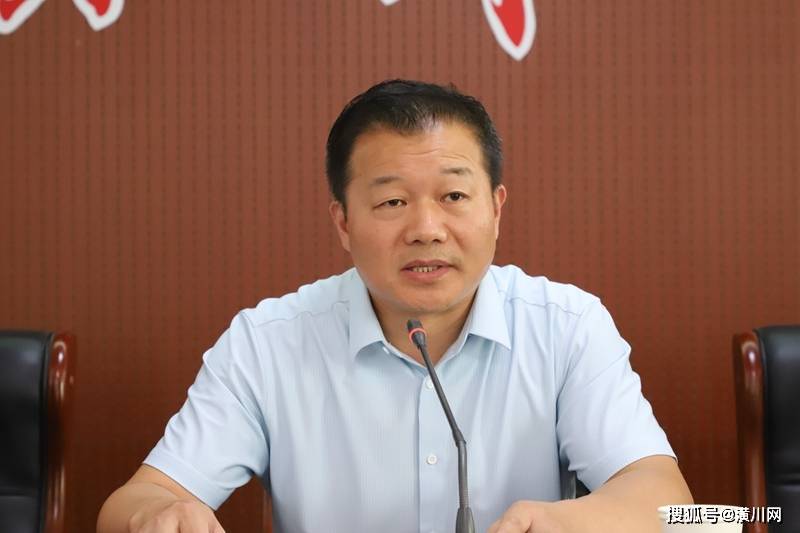 潢川二中校长吕阳讲话