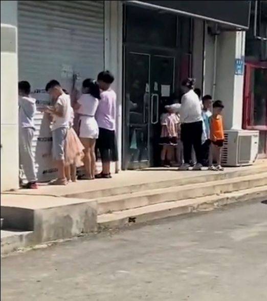 沈阳智慧星·瑶瑶托管中心高温下让孩子罚站老师疑似扇耳光!