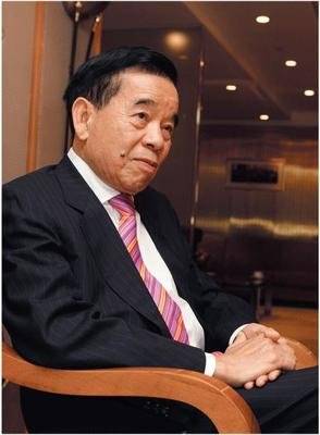 原创父亲怕儿子败光家产,机智的花光250亿盖楼,如今年租金120亿