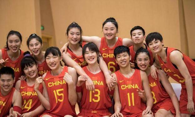 原创奥尼尔 恩比德!中国女篮崛起顶级中锋,22岁超越郑海霞?