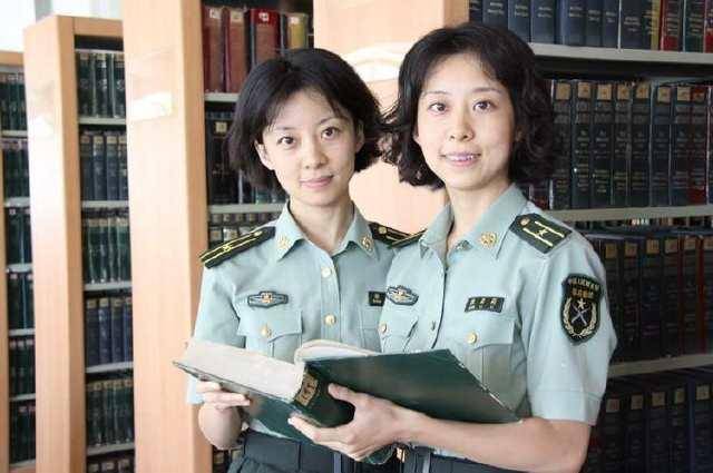 原创99年大阅兵,中国一双胞胎女兵走红全国,现在她们过得怎样?