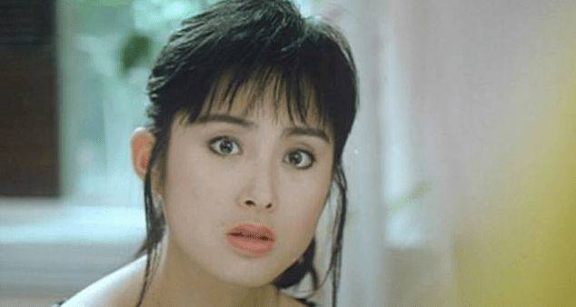 1989年,电影《 最佳女婿》上映, 张学友,周星驰,莫少聪三个人围着张敏