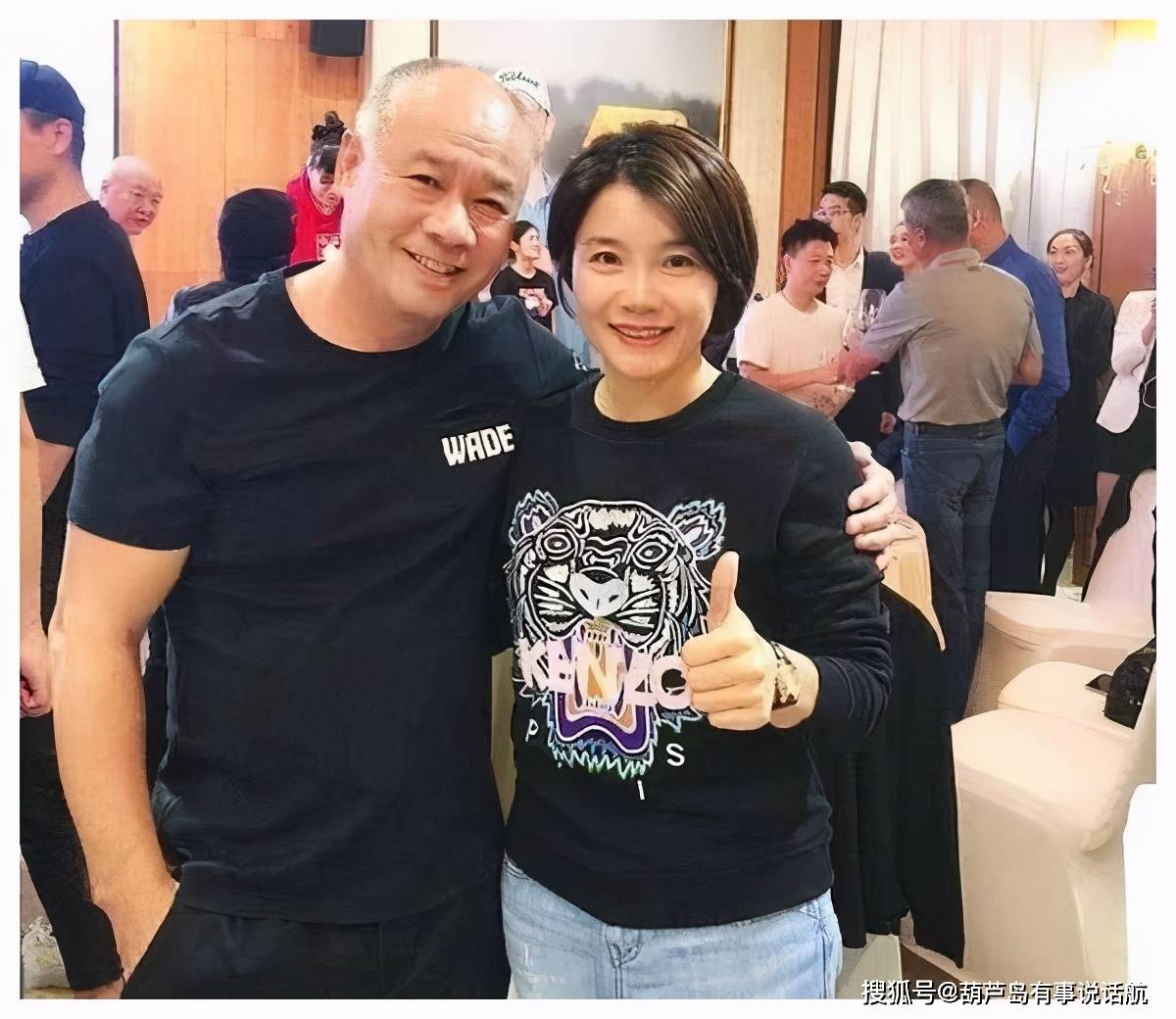 原创体操王子李宁,携儿女出席活动,女儿甜美可爱,儿子高大帅气