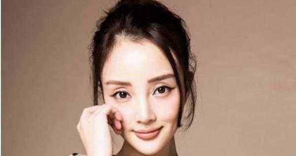 李小璐"取假体"后重回颜值巅峰,终于恢复甜美少女的容貌