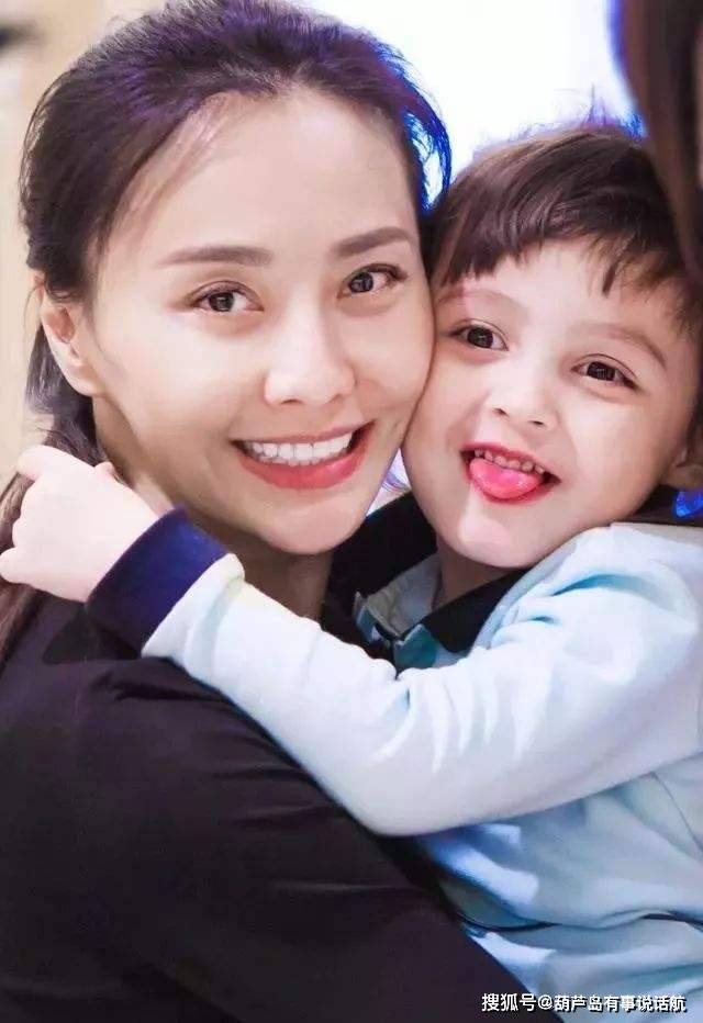 原创马雅舒近况,与吴奇隆离婚后嫁老外,一双混血儿女,太好看了吧