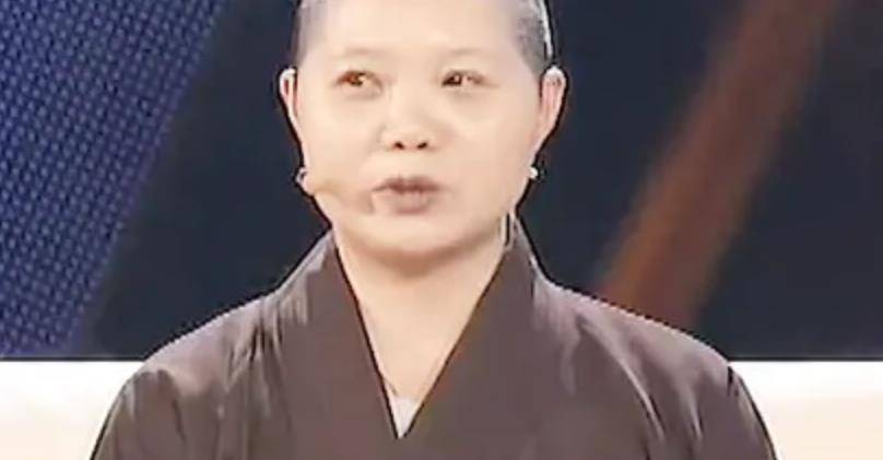 原创尼姑拿佛像去鉴宝,专家鉴定是假的,尼姑笑问:你可知我是谁?