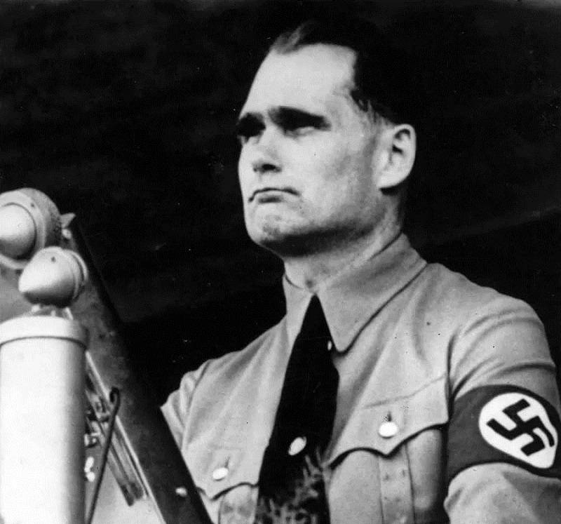 原创赫斯是纳粹德国副元首深受希特勒器重为何最终驾机叛逃英国