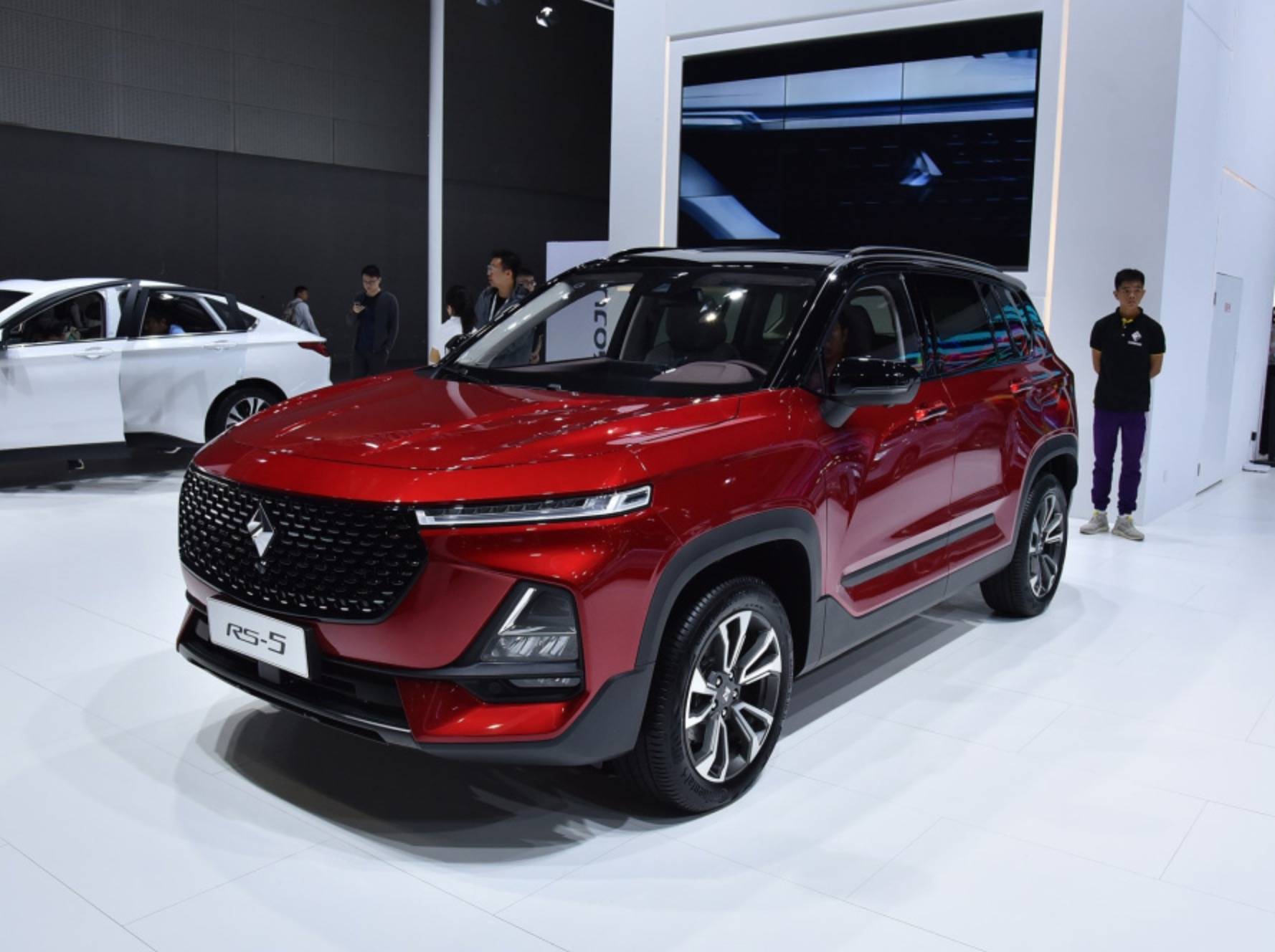 国产又一高颜值suv,国六1.5t cvt 前后独悬