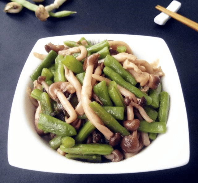 豆角烧海鲜菇好吃的家常菜鲜香下饭