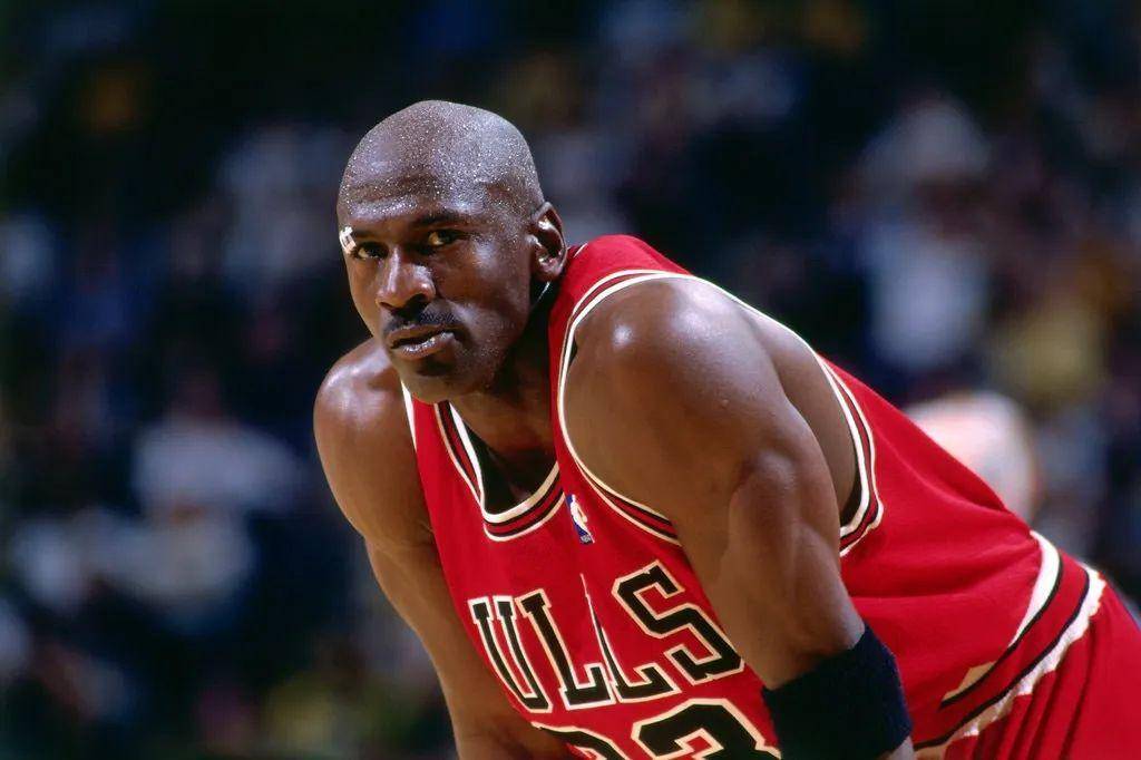 nba重大排名揭晓!乔丹5次,科比2次,字母1次,詹皇4冠0次很丢脸