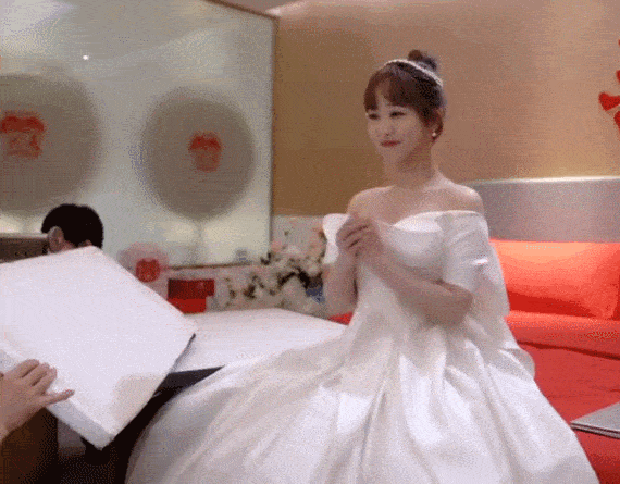 杨紫李现「婚纱照」首曝光,网友:这突如其来的官宣