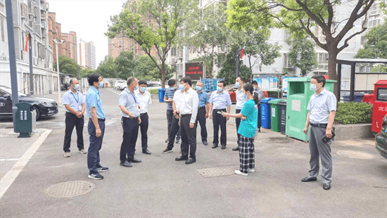 坚守社区防控"疫"线的"兵书记"