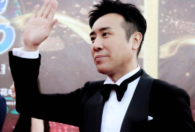 32岁才出演电视剧,凭借《猎毒人》成名,如今49岁的他活成这样_于和伟