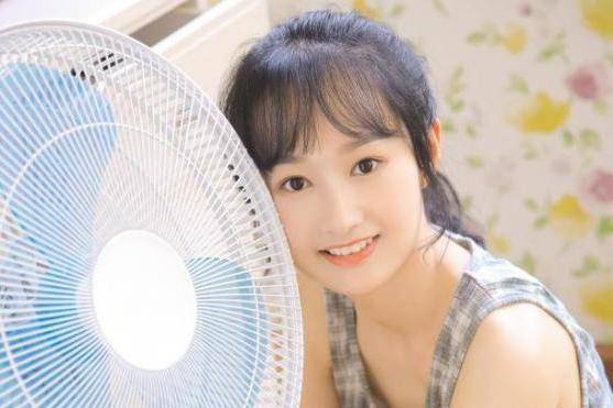 活得最真实的星座女,不仅爱得真诚,还活得潇洒自在