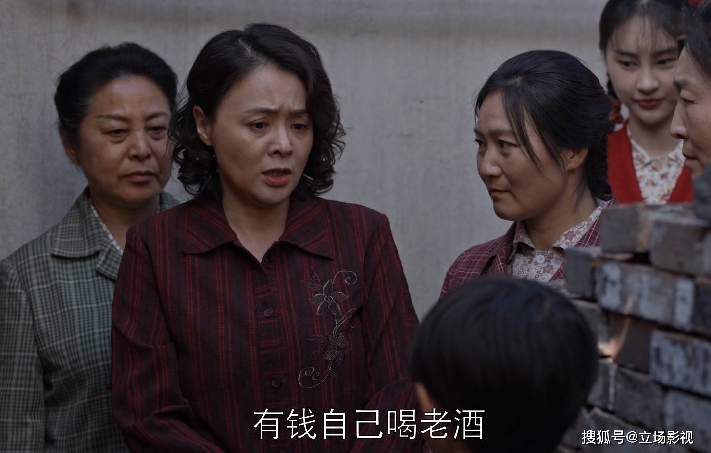 开分8.7,力压《扫黑风暴》,正午阳光新剧凭什么这么"豪横"?