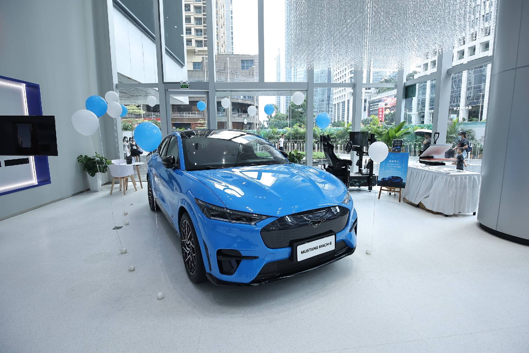 福特电动车广州首家城市店正式开业,mustang mach-e年底可交付