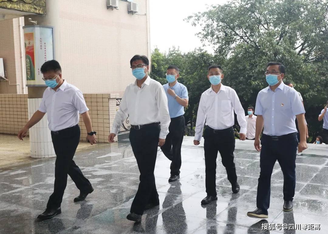 绵阳市李栋副市长调研绵外秋季开学工作