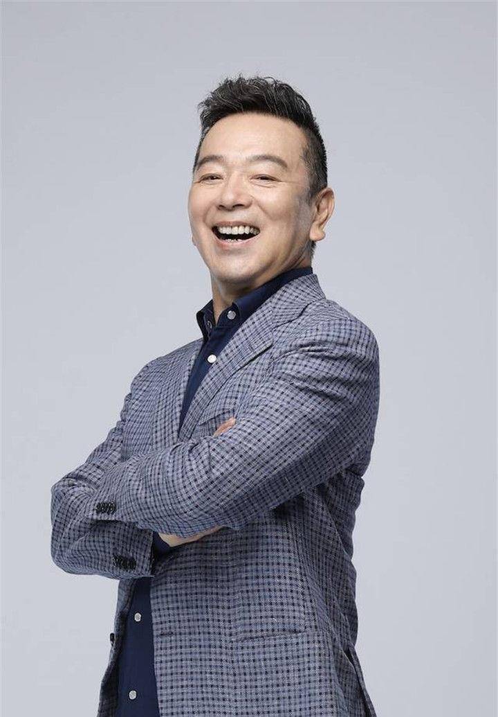 原创著名演员张晨光为了娶她,连送4年玫瑰花,为生子做试管婴儿!