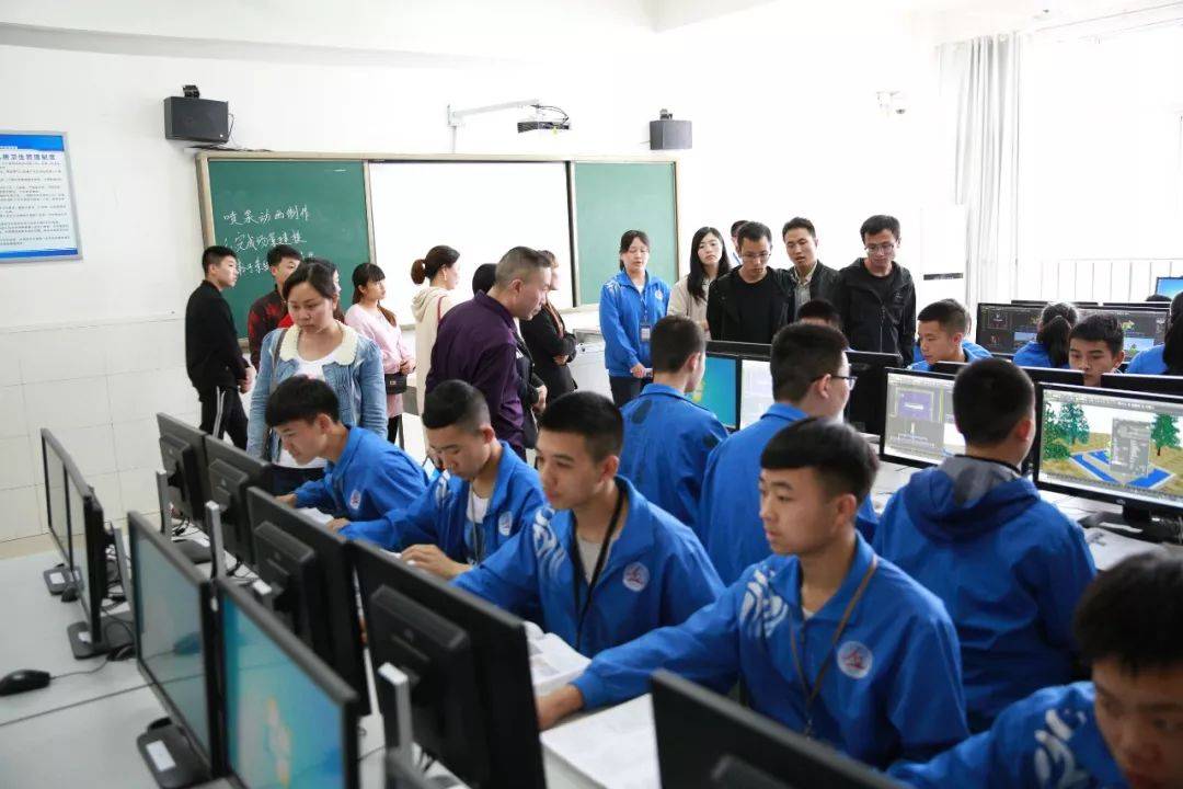 原创初中生疑惑老师劝我不要考高中选择去职高究竟是何居心