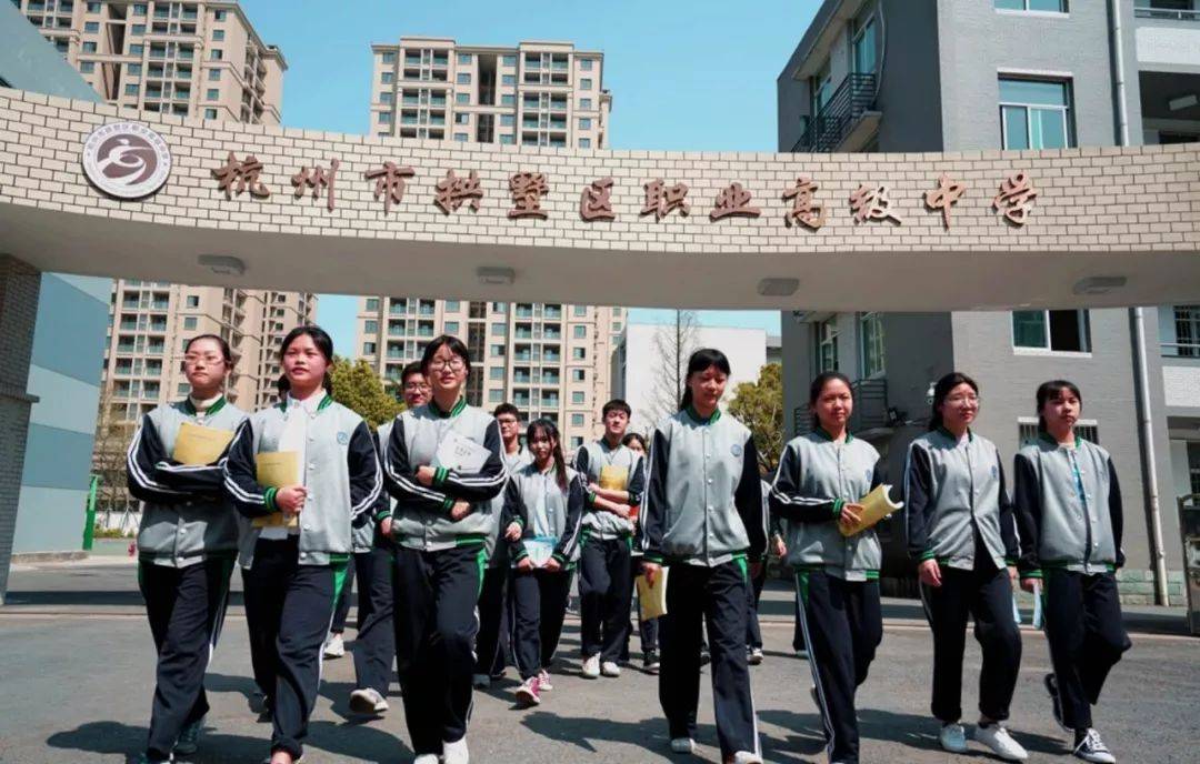 原创初中生疑惑老师劝我不要考高中选择去职高究竟是何居心