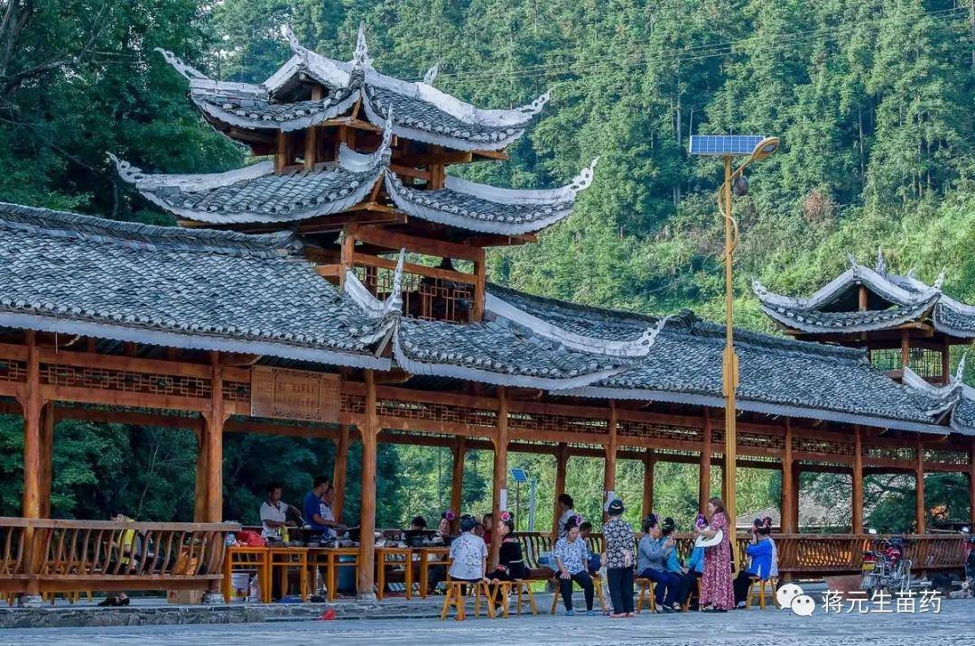 台江--施洞苗寨,反排苗寨,南宫森林公园,翁密河漂流,红阳万亩草场