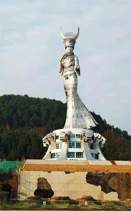 贵州仰阿莎女神雕塑