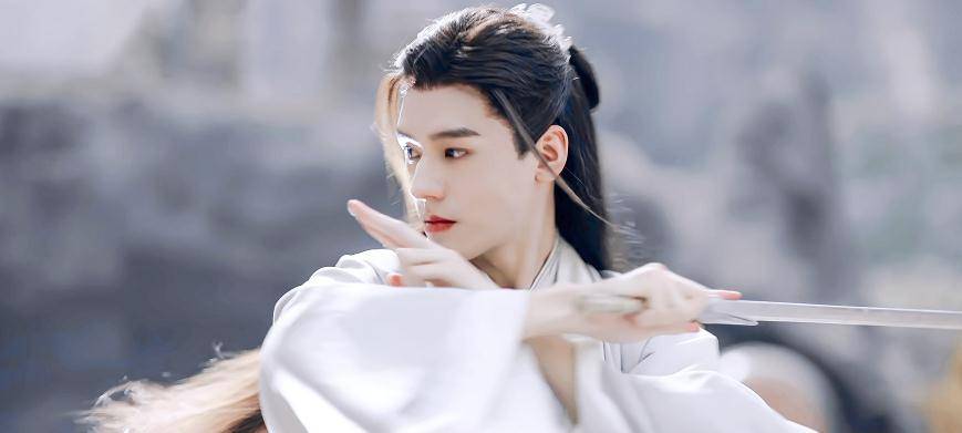 龚俊完美诠释温客行,一袭红衣成为经典,人间一趟要多晒晒太阳