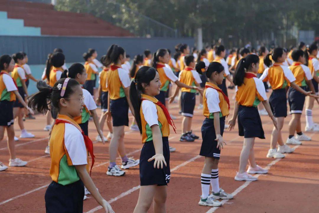 271教育|i的梦想——潍坊峡山双语小学开学典礼暨教师节庆祝大会隆重