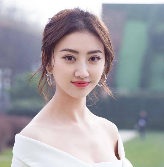 司藤景甜新照片曝光!"安全裤"外穿,网友直呼不敢看