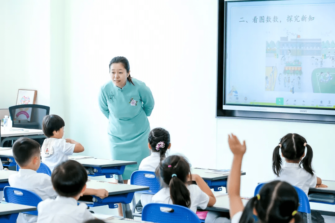 华发教育旗舰学校容闳公学正式启航献礼横琴粤澳深度合作区