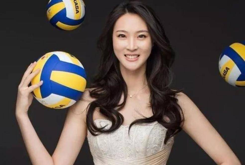 女排最美队长,怀孕照曝光,挺孕肚健身,身材完美元气满满?