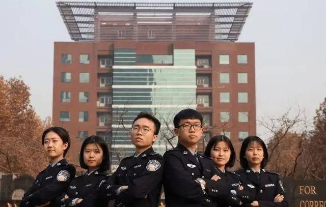 铁路警察学院是一所公立政法学校,位于河南郑州.