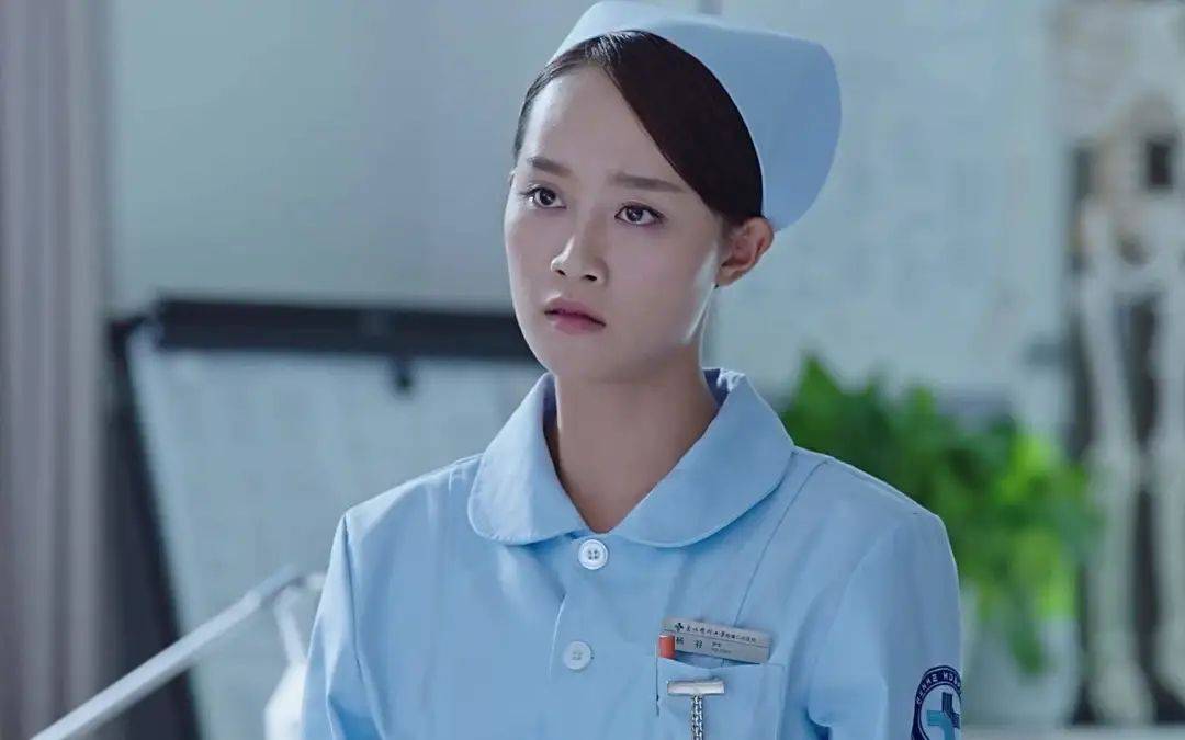 为什么9个家教同时培养蓝盈莹,却依然毫无白富美感?