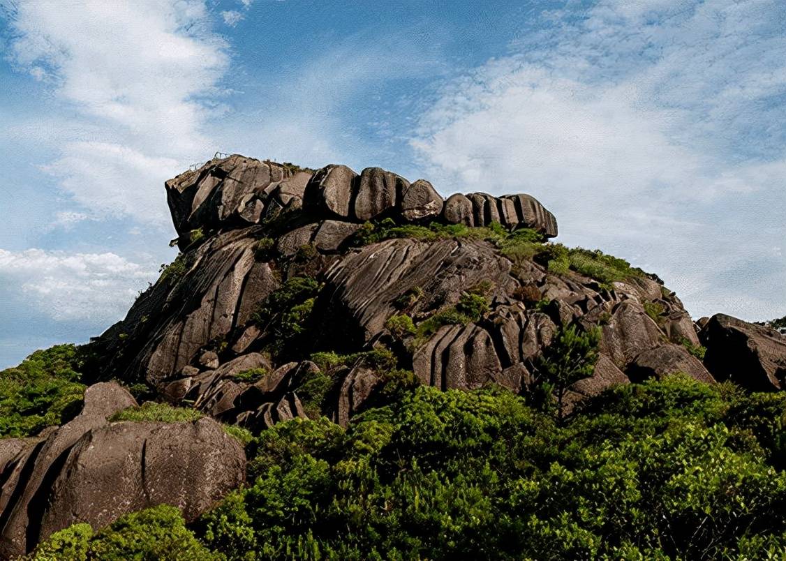 福建有座"石山"走红,被授予天下第一奇石山,游客:值得一去