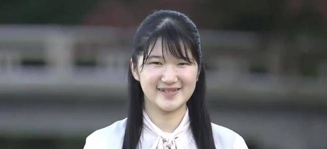 爱子公主换造型清爽披肩短发不油腻了神似母亲雅子皇后