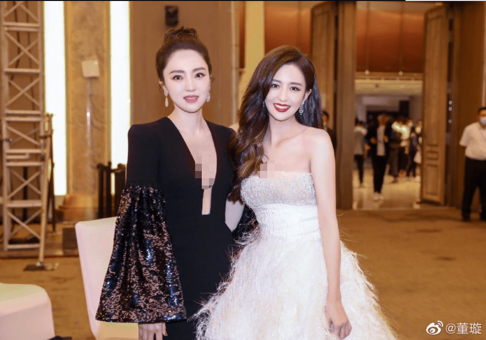 原创董璇和佟丽娅同框合照,姐妹合体送中秋祝福,网友:孪生姐妹花!