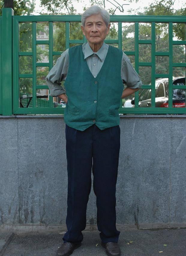 老年男性怎么穿显年轻?看北京6,70岁大爷的减龄穿搭,值得学习
