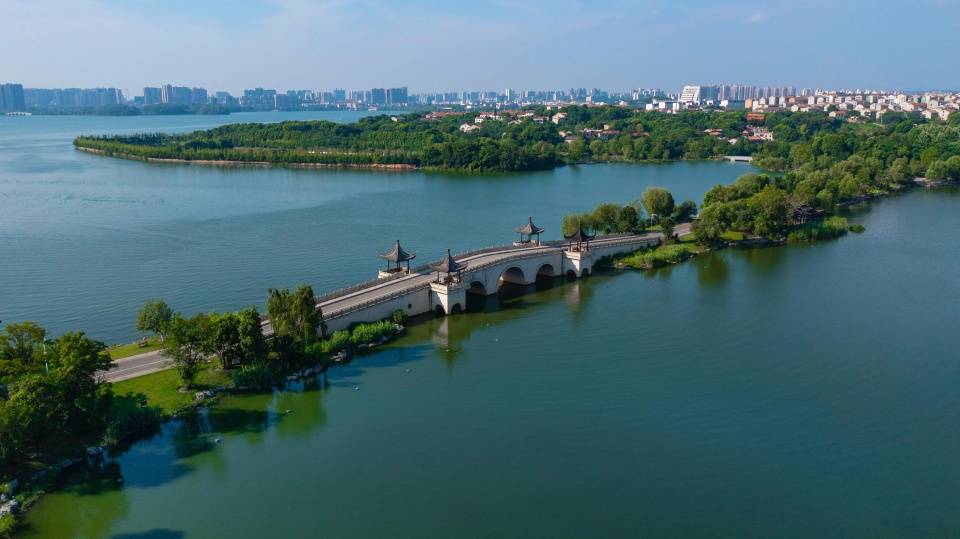 原创岳阳: 水守好,天蓝了地绿了江豚快乐了