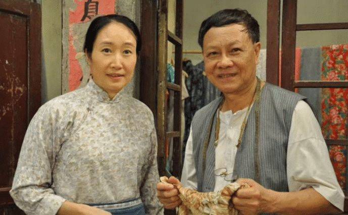 曾是护士阴差阳错成为演员,丈夫去世13年,独自抚养女儿至今未嫁